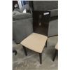 Image 3 : 4 Matching Kitchen Or Dining Room Chairs