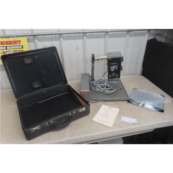 Elmo Liese Gang 615 Projector With Case