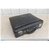 Image 8 : Elmo Liese Gang 615 Projector With Case