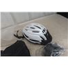 Image 10 : New Bicycle Helmet And 3 Piece Safety Knee, Elbow, Wrist Pads