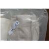 Image 7 : Over 100 Yards Of Material 4 Rolls Beige Off White