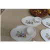 Image 5 : Milk Glass Sandwich Tea Plates And Serving Pieces
