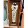 Image 2 : General Electric MCM Cabinet TV 36" X 31" X 18"
