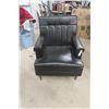 Image 1 : Leather/Leather Style Living Room Chair