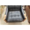 Image 4 : Leather/Leather Style Living Room Chair (1 Leg Loose)
