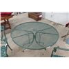 Image 3 : Patio Table 29" High 48" Diameter + 4 Chairs