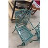 Image 6 : Patio Table 29" High 48" Diameter + 4 Chairs