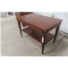 Image 2 : End Table / Small Coffee Table Vintage 21" X 30" X 18"