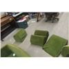 Image 7 : 44" X 44" X 15" Fabric Ball Pit + Play Cushions
