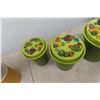 Image 5 : Retro Rubbermaid Canister Set & Thermos
