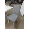 Image 5 : IKEA Table 29" X 29 1/2" X 29 1/2" + 2 Chairs