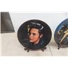 Image 4 : 3 Elvis Collector Plates & Stand Holiday Special CD
