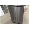 Image 4 : Whirlpool Stainless Fridge 65" x 29 1/2" x 31"