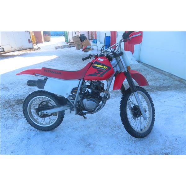 2002 Honda 200 XR Dirt Bike Serial # JH2ME05272K70007 - Needs Tune Up - Maybe More?