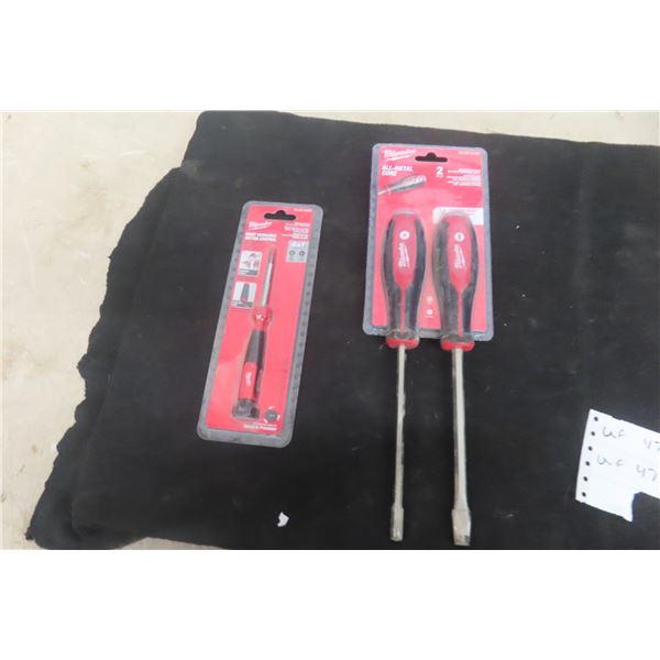 2 New Milwaukee 7 Precision Multi Bit Drivers 4 In 1 + 2 Demolition Screwdrivers