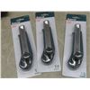 Image 6 : 3 New Utility Knives, 2 Fishing Pliers, and 18" Pipe Wrench
