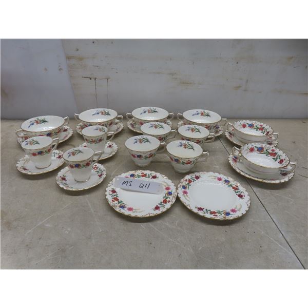 24 Pieces Royal Crown Derby Chatsworth China