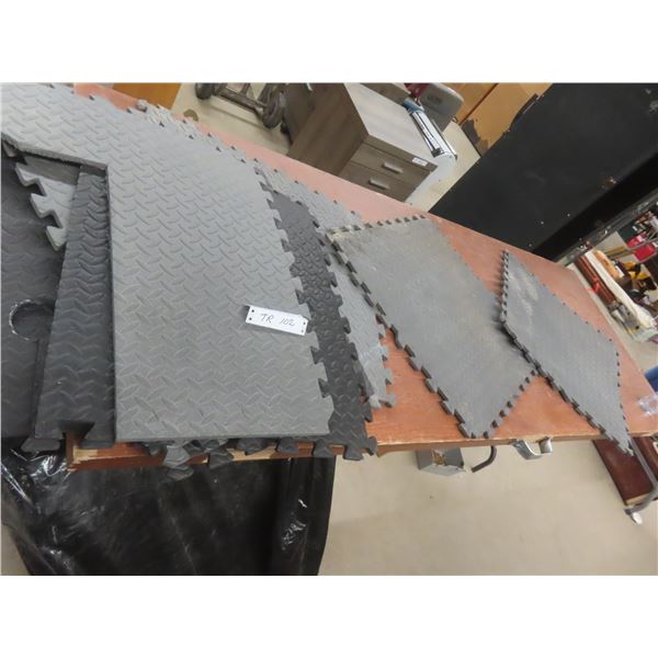 14 Pieces Exercise Floor Tiles 24" x 24" and 8 Cutoffs