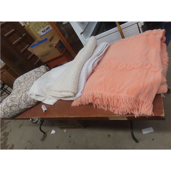 Vintage Chenille Fringed Bedspread, Knitted or Crocheted Blanket and Comforter