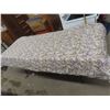 Image 9 : Vintage Chenille Fringed Bedspread, Knitted or Crocheted Blanket and Comforter