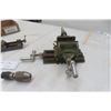 Image 2 : Yankee 2.5-Inch Machinist Vise and Drill Chuck
