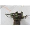 Image 4 : Yankee 2.5-Inch Machinist Vise and Drill Chuck