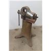 Image 1 : Vintage Vise on Cast Iron Stand