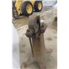 Image 3 : Vintage Vise on Cast Iron Stand