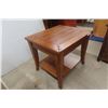 Image 3 : End Table 24" x 24" x 18"