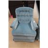 Image 2 : 2 Living Room Matching Swivel Rocker Chairs