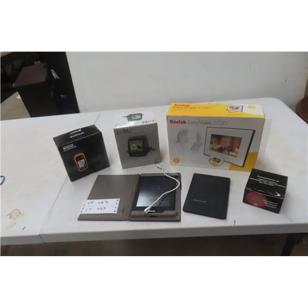 Kodak Digital Frame, Negative Scanner, 2 e-Readers, Bluetooth Speaker
