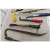 Image 3 : Wrecking Bar Pliers Level Hack Saw Plus