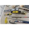 Image 6 : Wrecking Bar Pliers Level Hack Saw Plus