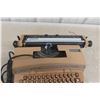 Image 3 : Smith-Corona Coronet Electric 12 Typewriter in Brown Finish