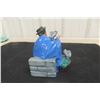 Image 4 : Royal Doulton Figurine Tuppence A Bag 1967 5 1/2" Tall
