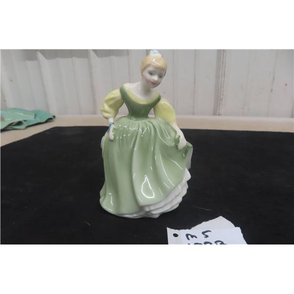 Royal Doulton Figurine Fair Maiden 1966 5 1/2" Tall