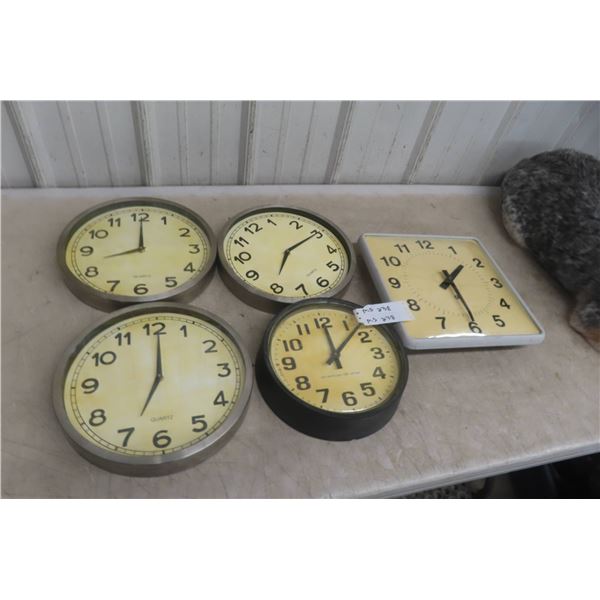 Don't Be Late For The Auction Package - Clocks!