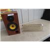 Image 1 : Compact Speaker; Aluminium Dome Tweeter; Vinyl Record Stand