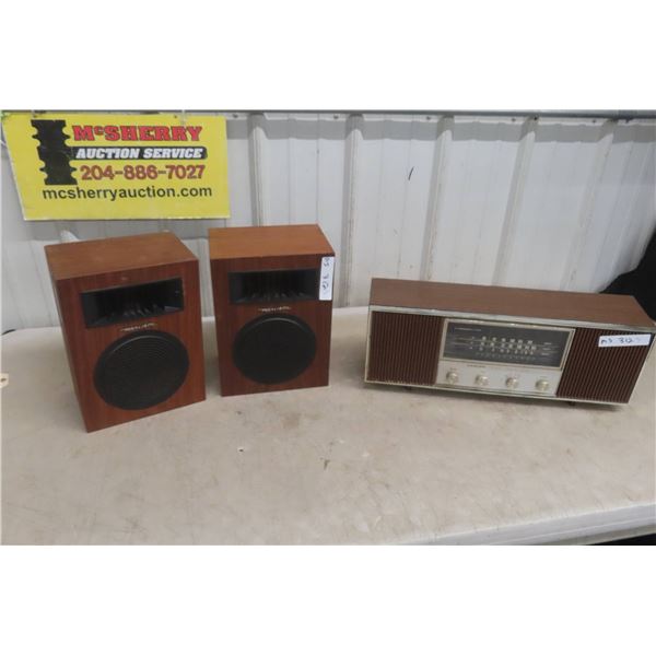 Lloyd's Vintage Radio And Realistic Speaker Set