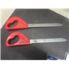 Image 2 : 2 Very Sharp Fiberglass Knives and 2 Eagle Claw Fishing Pliers