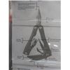 Image 8 : 2 Very Sharp Fiberglass Knives and 2 Eagle Claw Fishing Pliers