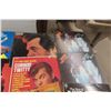 Image 12 : 36 Country Records