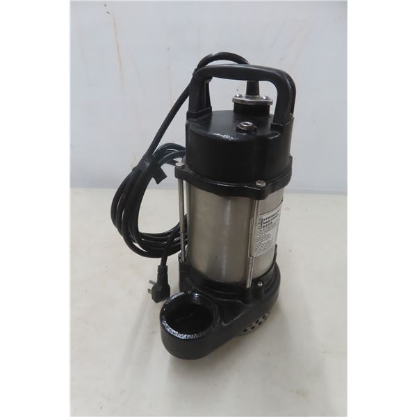 Power Fist 3/4 HP Submersible Pump Model 8353344, 3600GPH - Gently Used