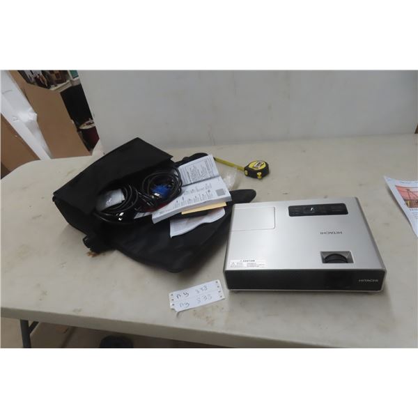 Hitachi CP-X251 LCD Projector