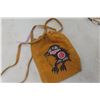 Image 8 : Native Leather Photo Album And 2 Pouch Beaded Display