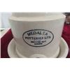Image 3 : Medalta Stoneware Chicken Waterer T and B Piece