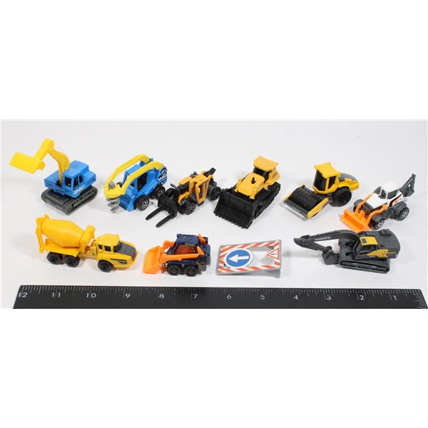 GROUPING OF MAISTO/MATCHBOX CONSTRUCTION TOYS