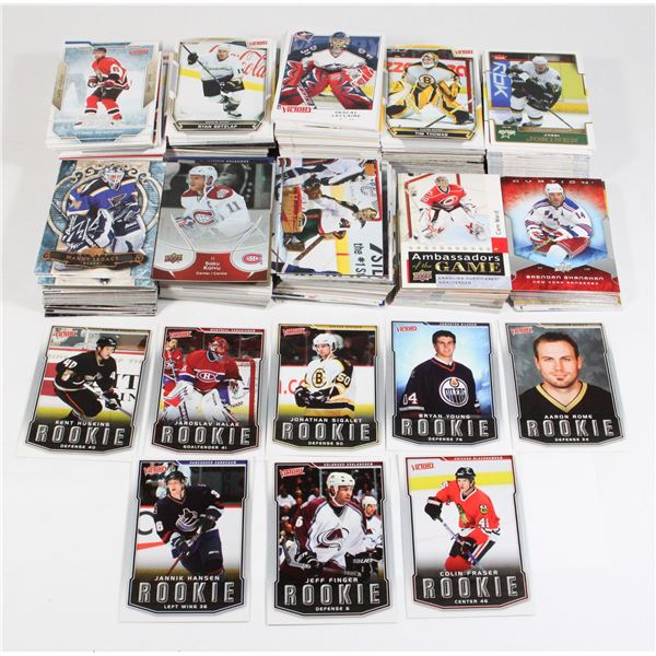 BOX OF HOCKEY CARDS MIXED