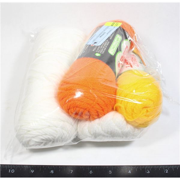 BUNDLE OF ASSORTED YARN