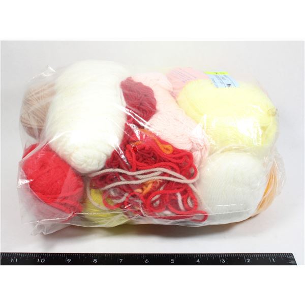 BUNDLE OF ASSORTED YARN